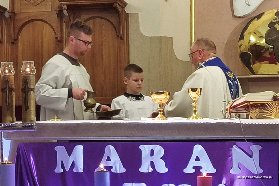 56 Wtorek - msza wieczorna.jpg